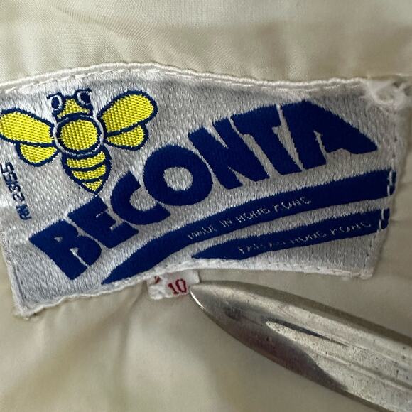Vintage 80s BECONTA Womens Puffer Vest Cream Satin Outdoor Retro Snap Close | 10 - Picture 10 of 13
